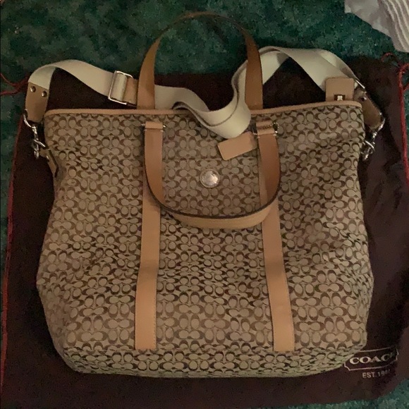 COACH PURSE - Picture 1 of 3